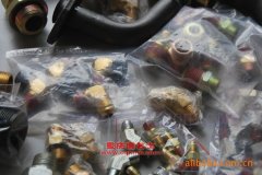 陸霸LB5280XXY2廂式運輸車用的濰柴WD12.375發(fā)動機的配件及保養(yǎng)