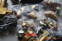 軍馬EXQ5230XXY7廂式運輸車用的康明斯C230 20發動機的配件及修理