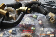 金南XQX6101H大型旅游客車用的一汽CA6DF2-24發動機的大修及配件